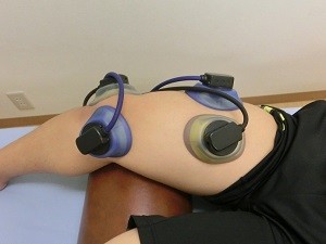 膝関節　電気療法